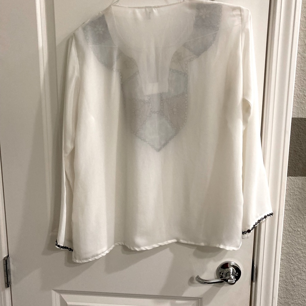 Georgette Top. Excellent Condition. White. Large. Beautiful - Picture 4 of 11